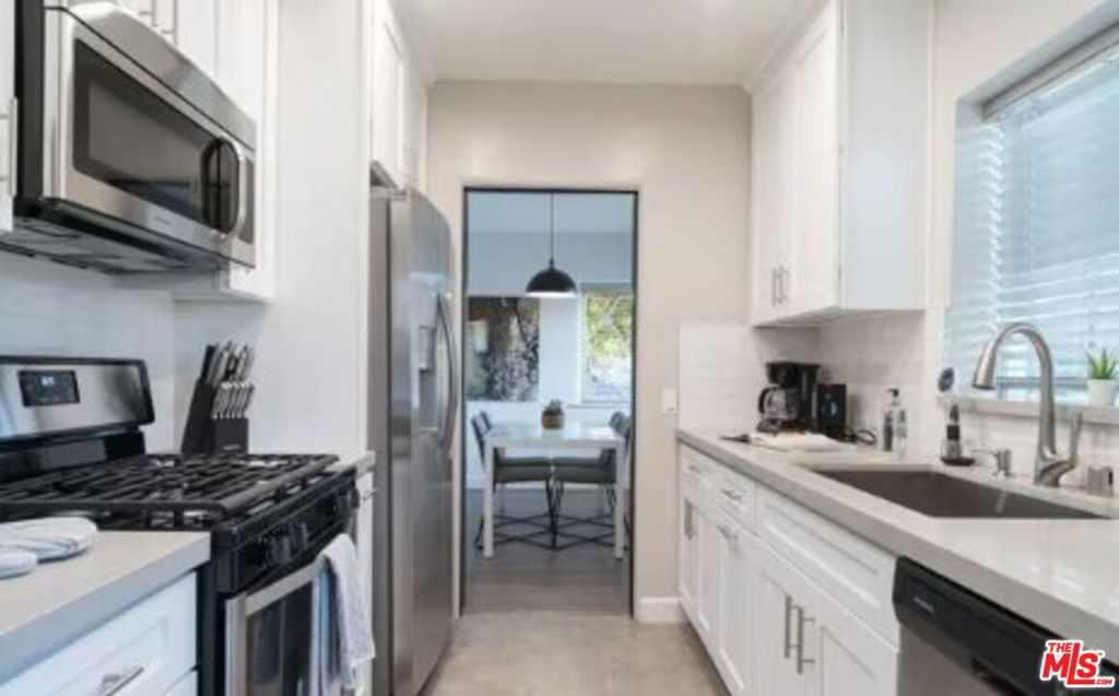 13223 Moorpark Street, Sherman Oaks, CA 91423