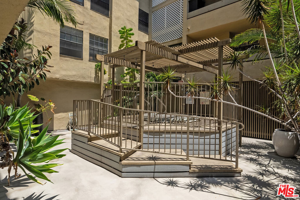 750 N Kings Road, #111, West Hollywood, CA 90069