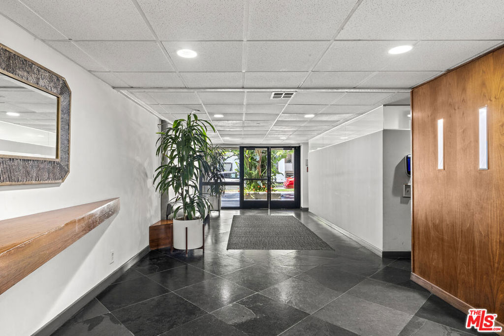 750 N Kings Road, #111, West Hollywood, CA 90069