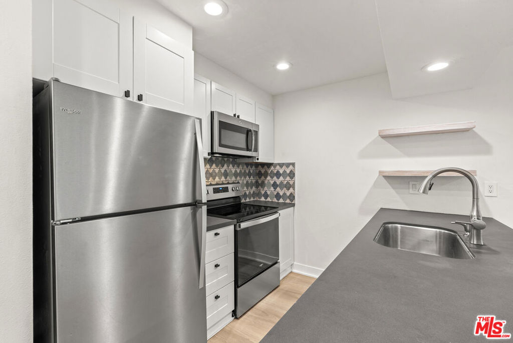 750 N Kings Road, #111, West Hollywood, CA 90069 750 N Kings Road, #111, West Hollywood, CA 90069