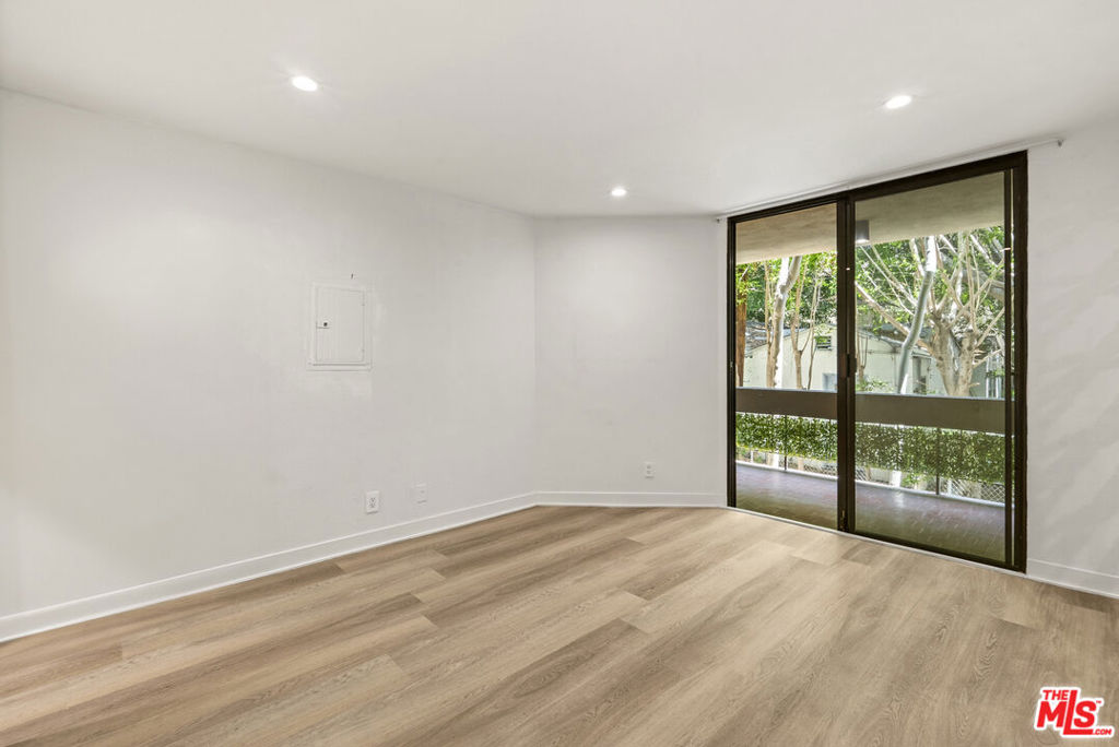 750 N Kings Road, #111, West Hollywood, CA 90069