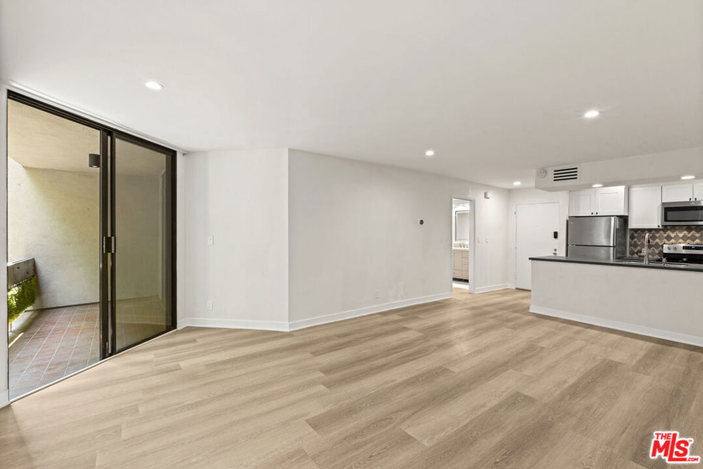 750 N Kings Road, #111, West Hollywood, CA 90069 750 N Kings Road, #111, West Hollywood, CA 90069