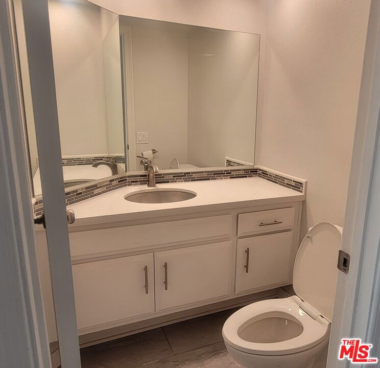 Powder room Powder room