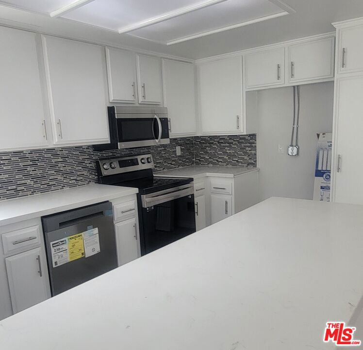 8740 Dartford Place, Inglewood, CA 90305
