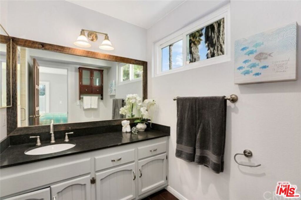 710 N GUADALUPE Avenue, #6, Redondo Beach, CA 90277 710 N GUADALUPE Avenue, #6, Redondo Beach, CA 90277