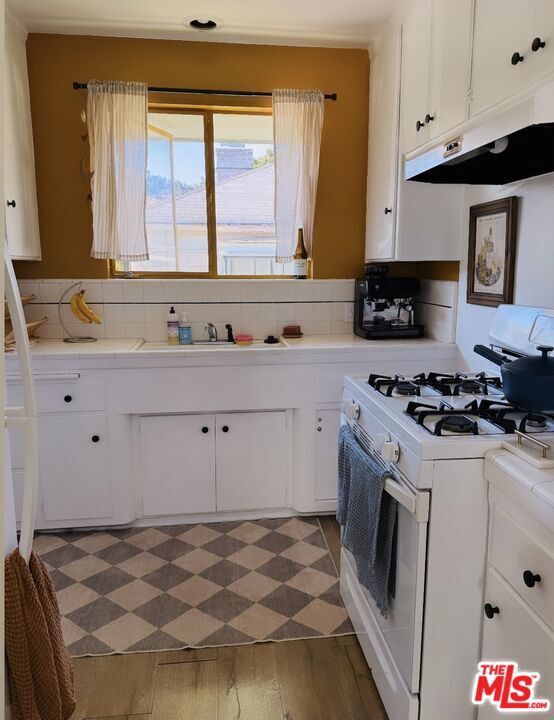 1962 N Kenmore Avenue, Los Angeles, CA 90027