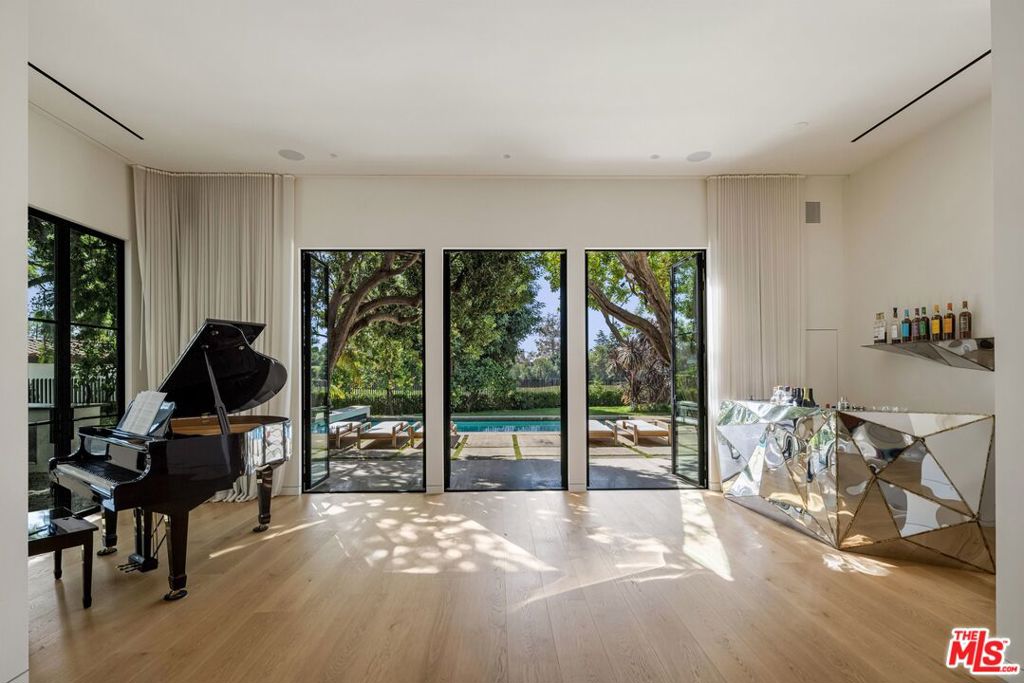5170 W 2nd Street, Los Angeles, CA 90004