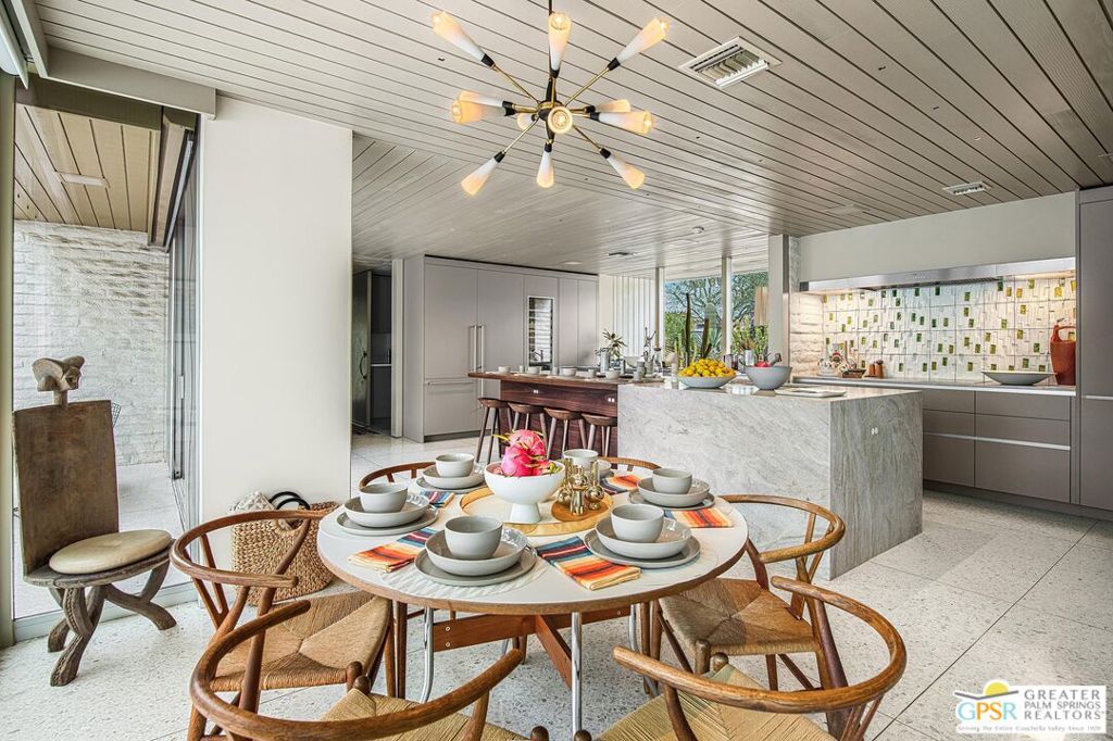 611 N Phillips Road, Palm Springs, CA 92262