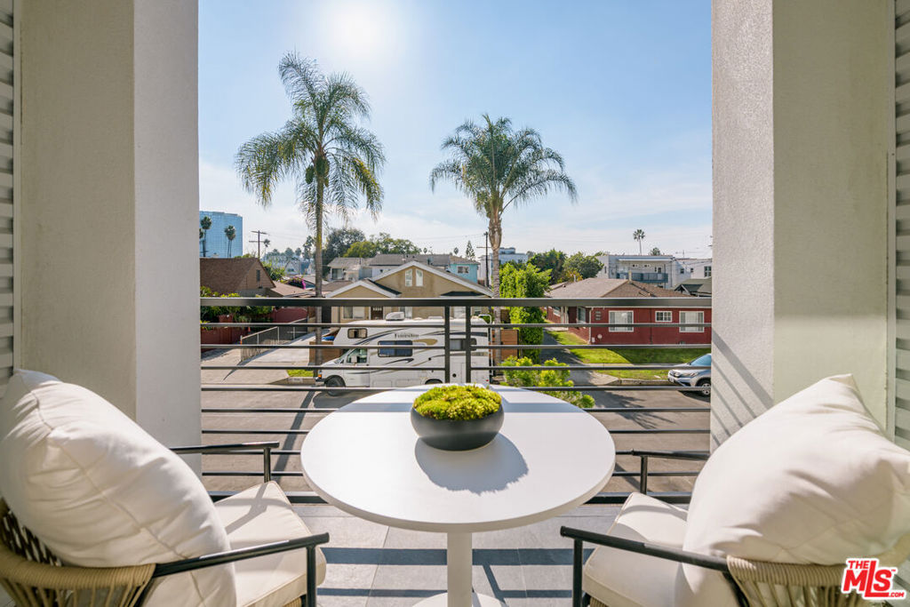 5845 David Avenue, Los Angeles, CA 90034