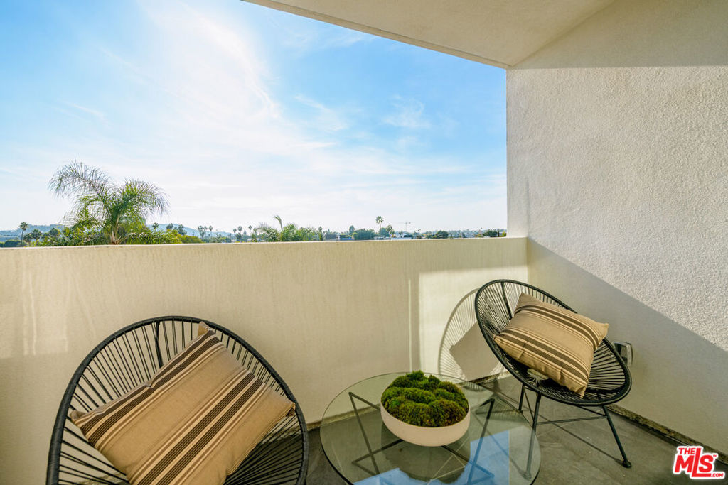 5845 David Avenue, Los Angeles, CA 90034