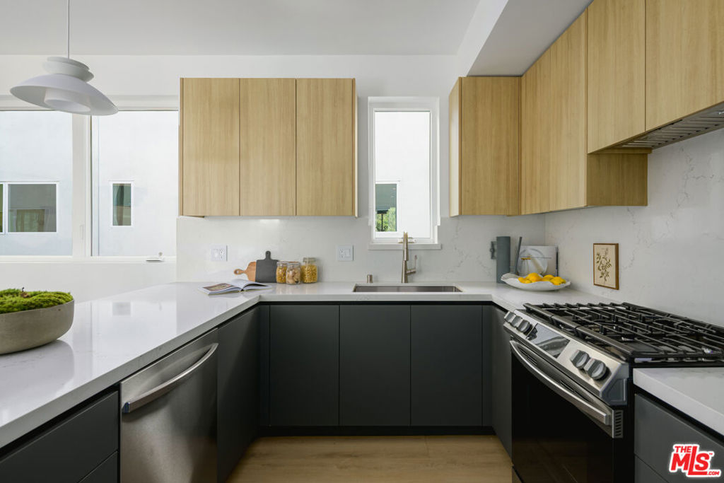 5845 David Avenue, Los Angeles, CA 90034