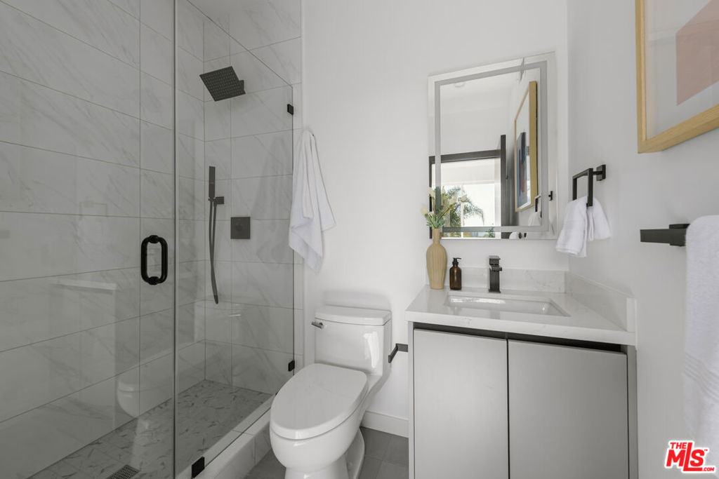 5845 David Avenue, Los Angeles, CA 90034