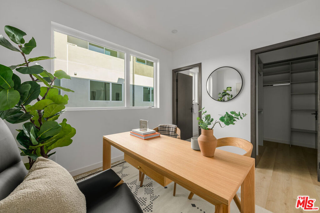 5845 David Avenue, Los Angeles, CA 90034