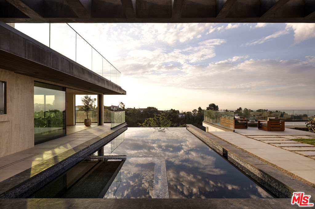10850 Portofino Place, Los Angeles, CA 90077