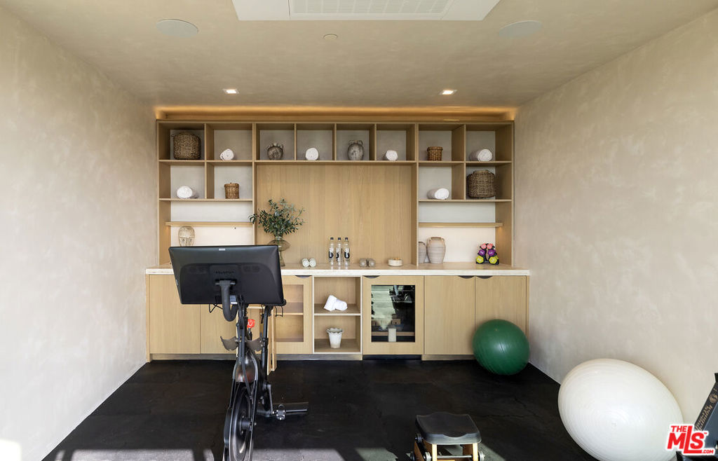 10850 Portofino Place, Los Angeles, CA 90077