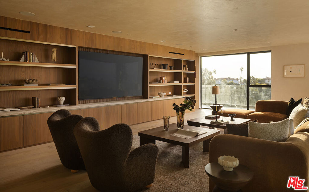 10850 Portofino Place, Los Angeles, CA 90077