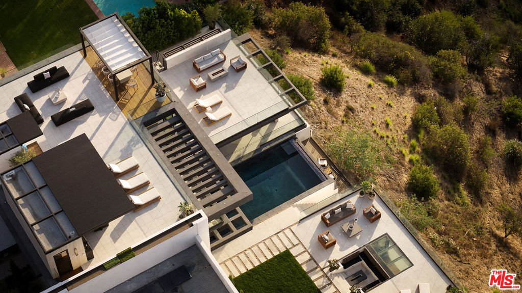 10850 Portofino Place, Los Angeles, CA 90077