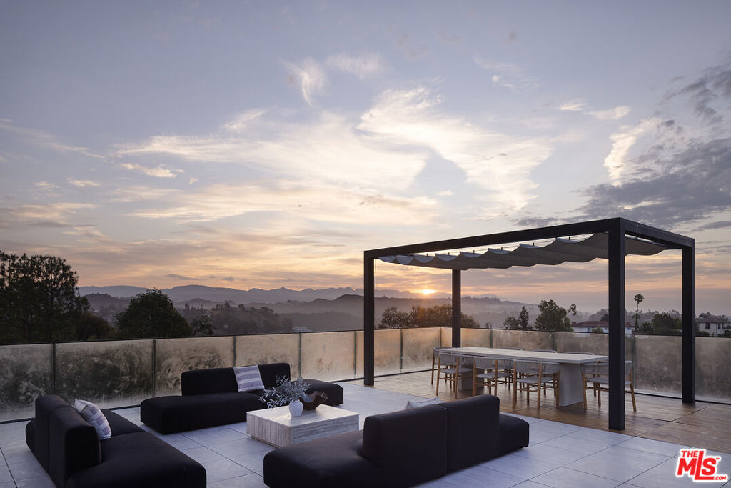 10850 Portofino Place, Los Angeles, CA 90077
