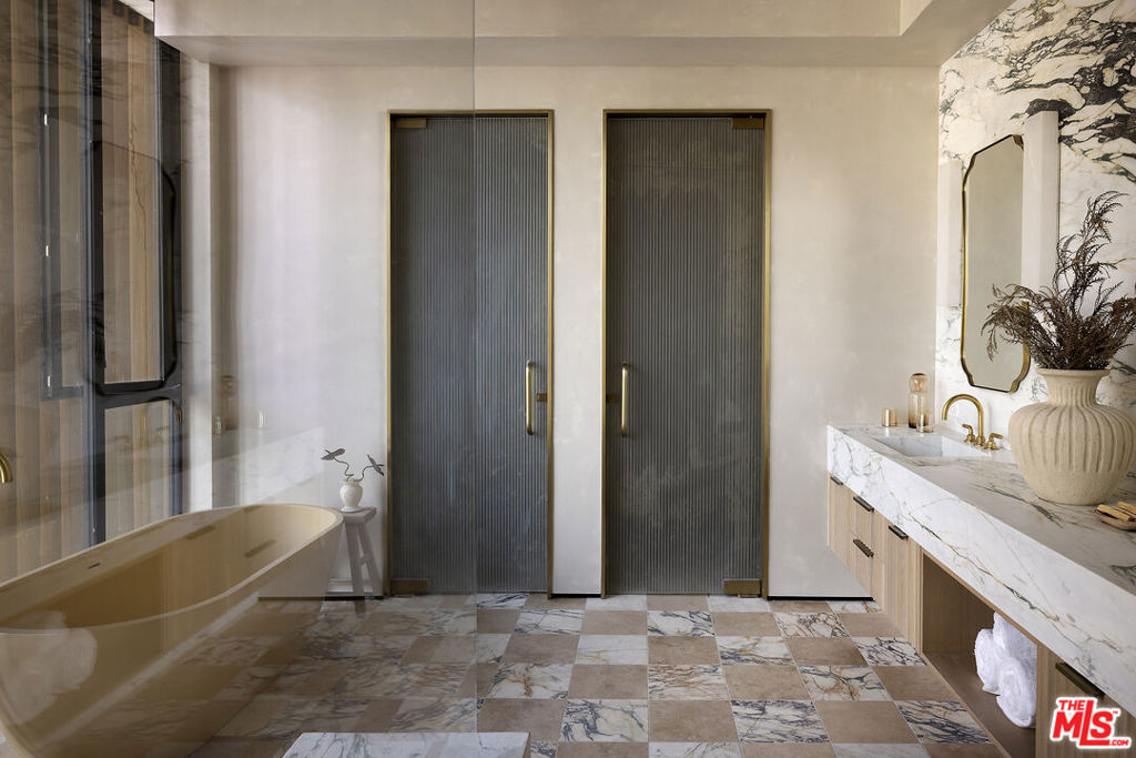 10850 Portofino Place, Los Angeles, CA 90077