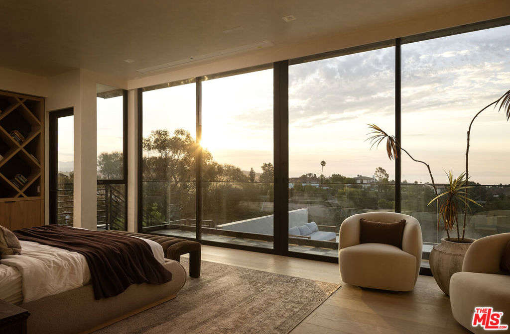 10850 Portofino Place, Los Angeles, CA 90077