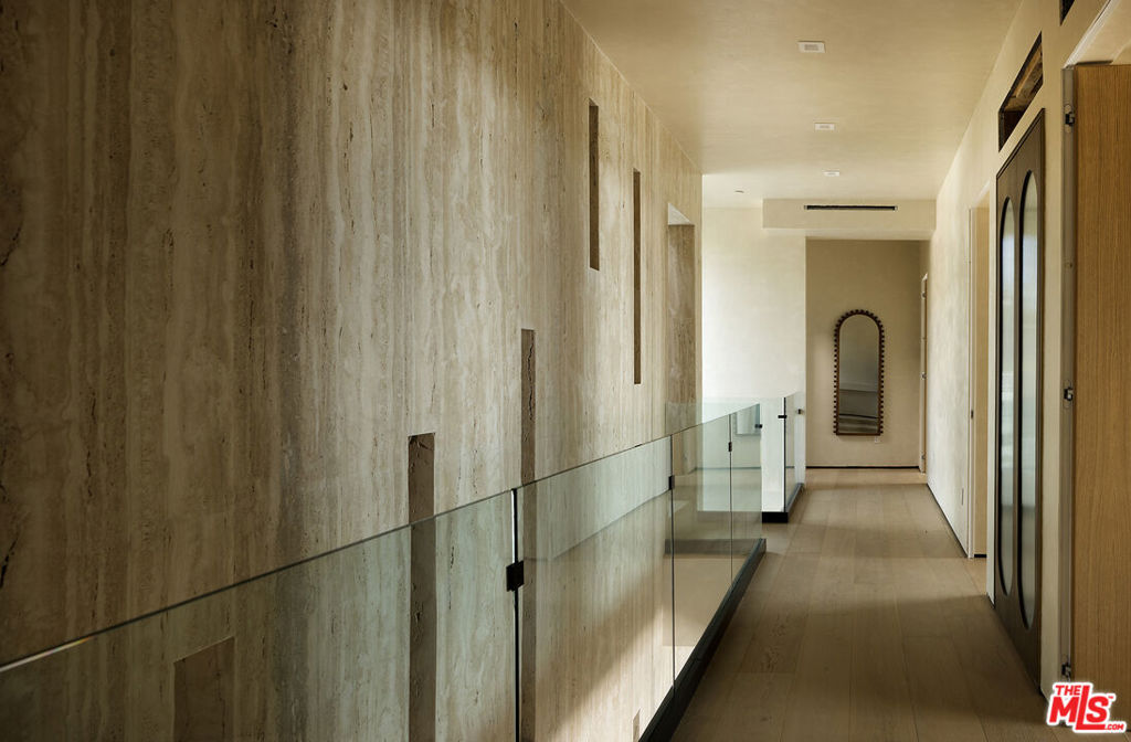 10850 Portofino Place, Los Angeles, CA 90077