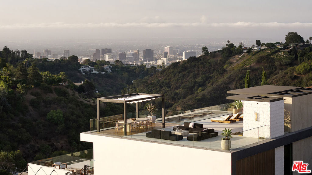 10850 Portofino Place, Los Angeles, CA 90077