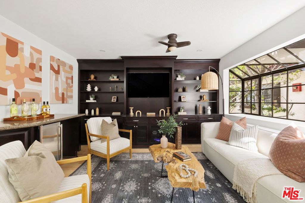 202 San Vicente Boulevard, #12, Santa Monica, CA 90402