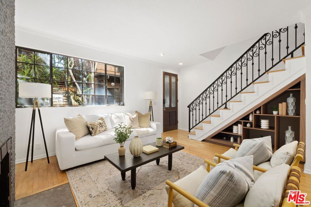 202 San Vicente Boulevard, #12, Santa Monica, CA 90402