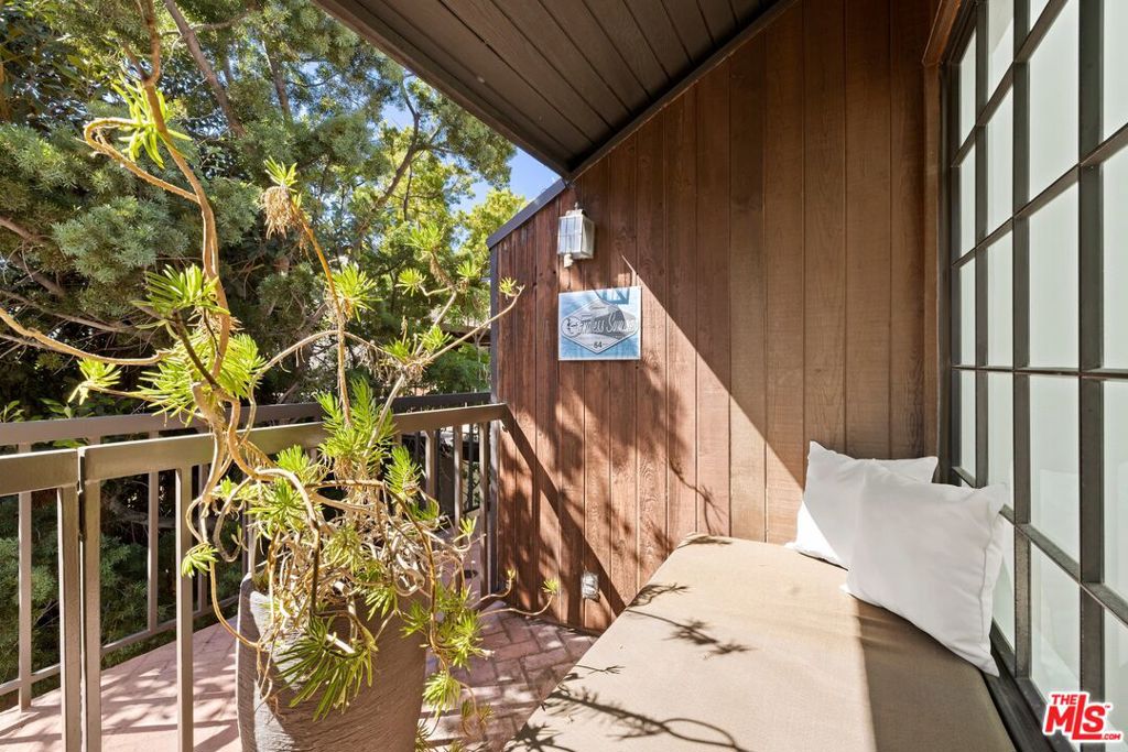 202 San Vicente Boulevard, #12, Santa Monica, CA 90402
