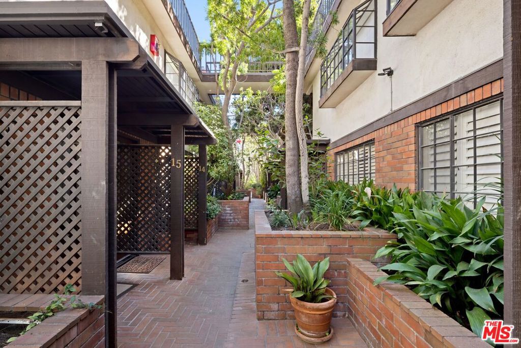 202 San Vicente Boulevard, #12, Santa Monica, CA 90402