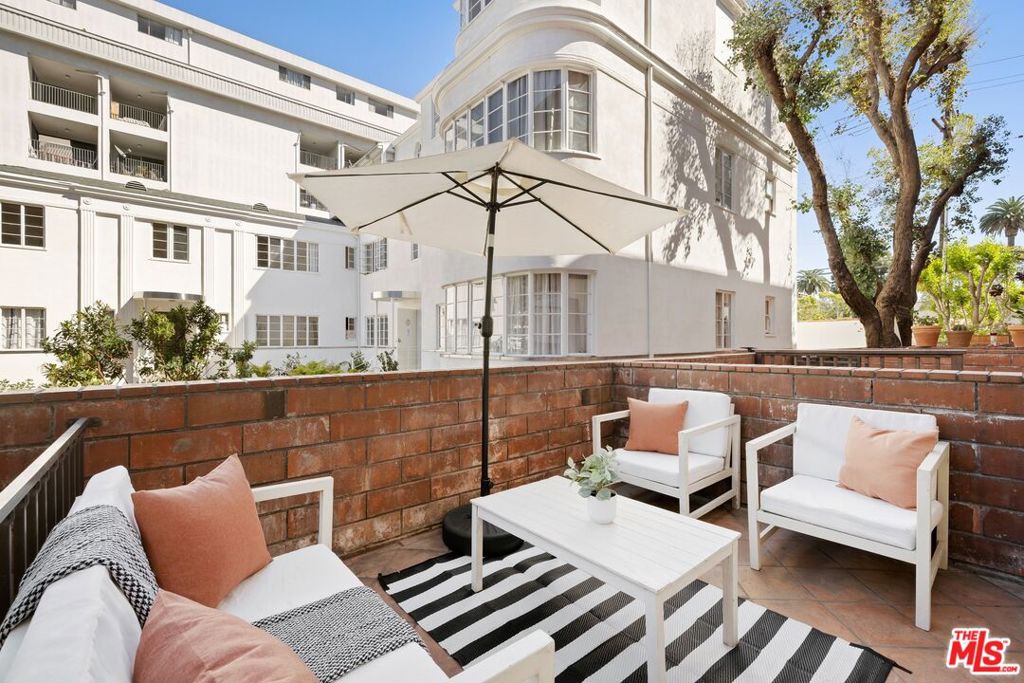 202 San Vicente Boulevard, #12, Santa Monica, CA 90402