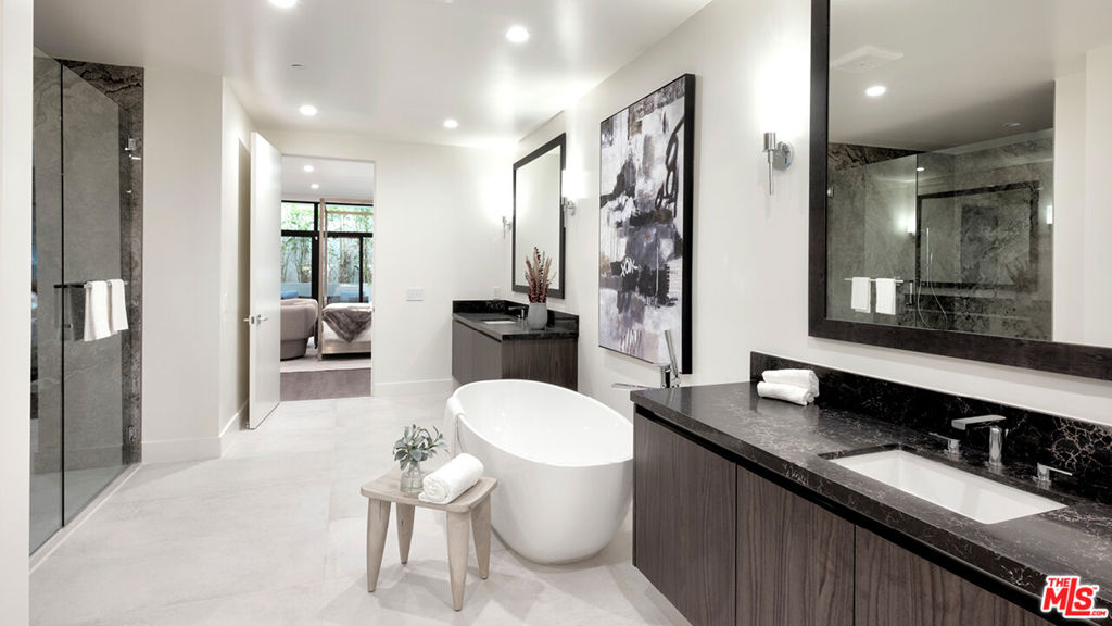 425 N Palm Drive, #102, Beverly Hills, CA 90210