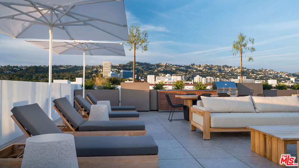 425 N Palm Drive, #102, Beverly Hills, CA 90210