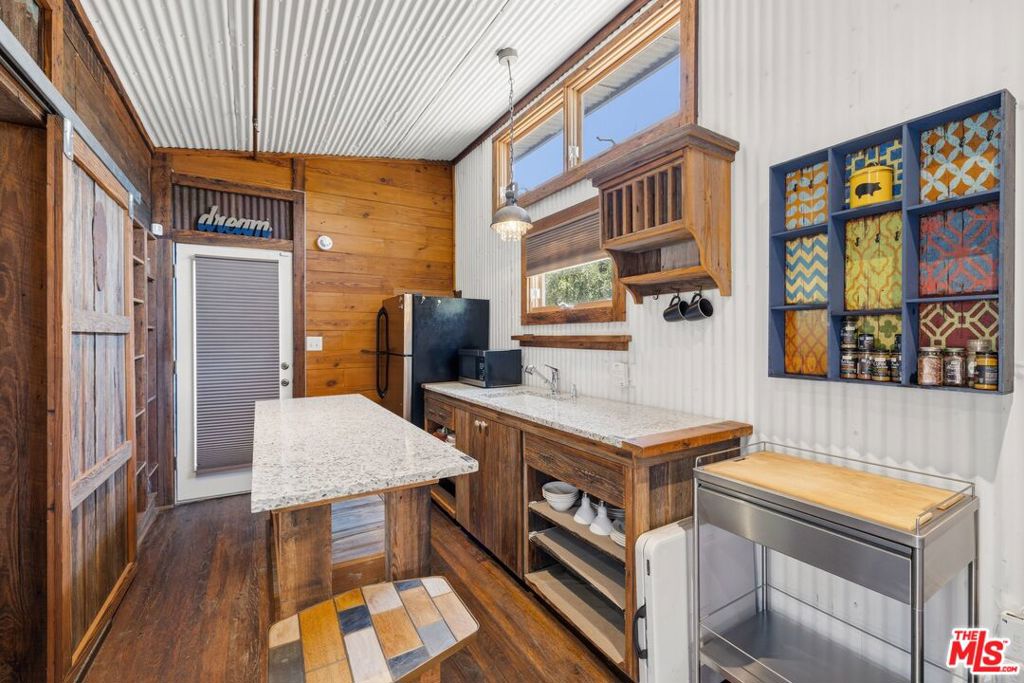 305 S Ventura Street, Ojai, CA 93023