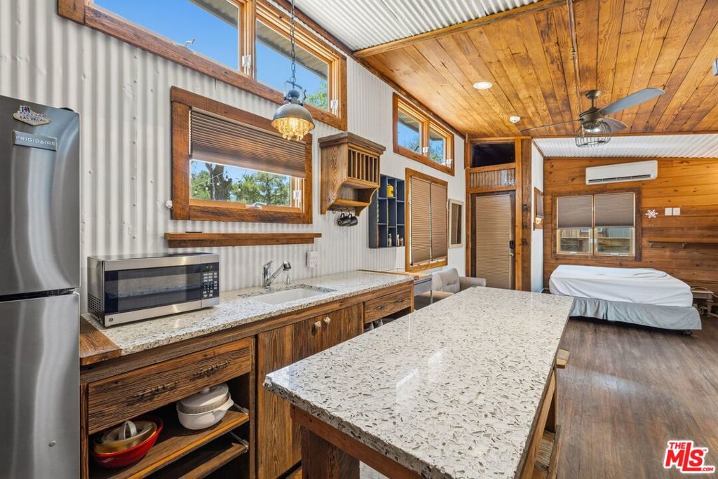 305 S Ventura Street, Ojai, CA 93023