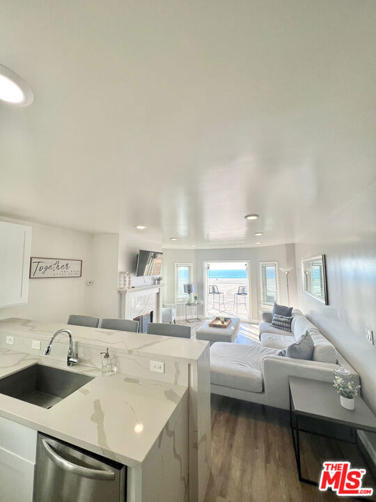 1836 The Strand, Hermosa Beach, CA 90254