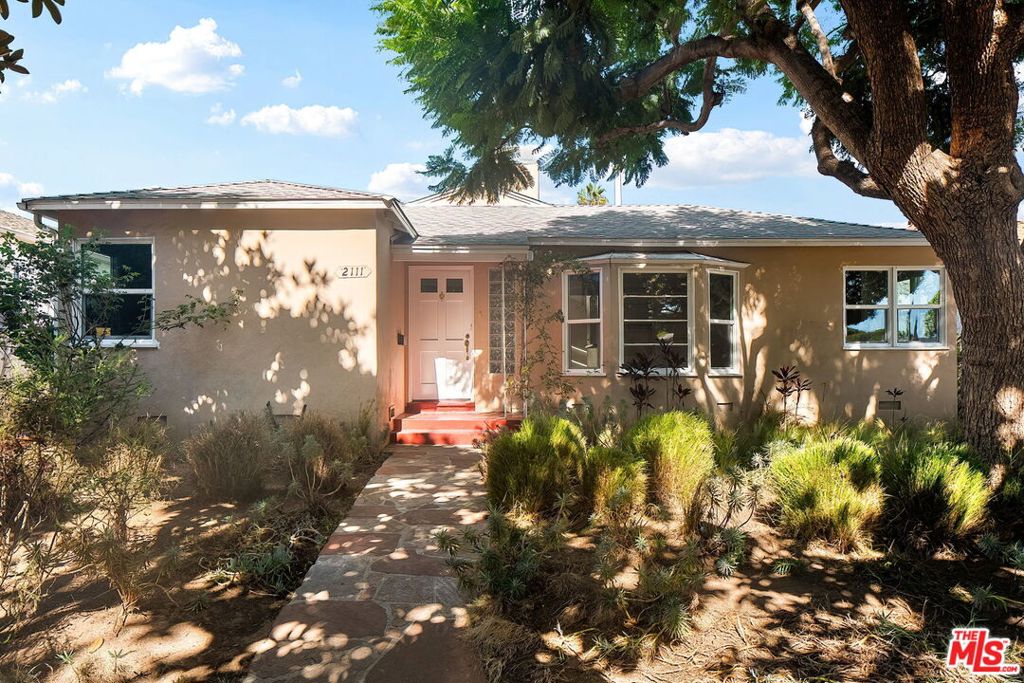 2111 Oak Street, Santa Monica, CA 90405