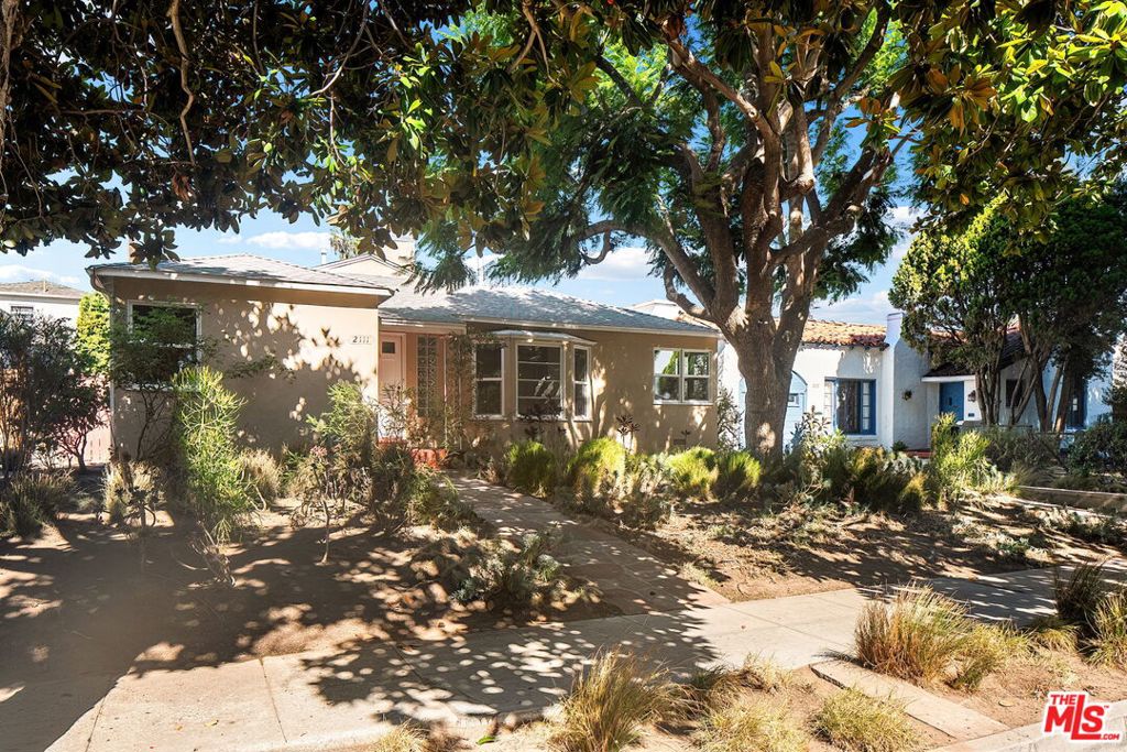2111 Oak Street, Santa Monica, CA 90405