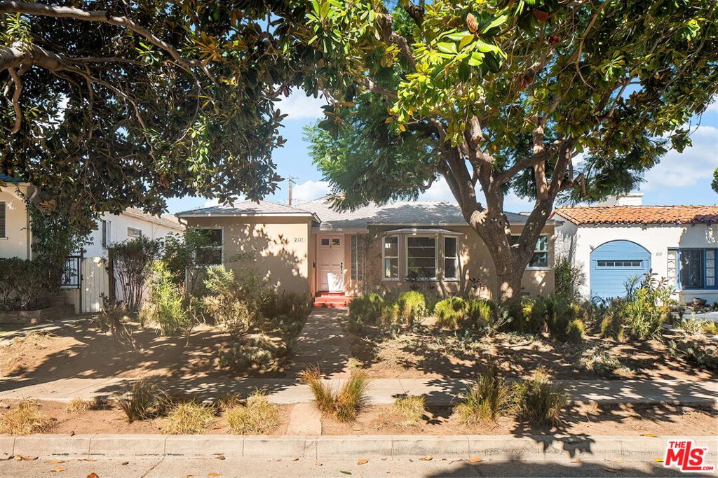 2111 Oak Street, Santa Monica, CA 90405