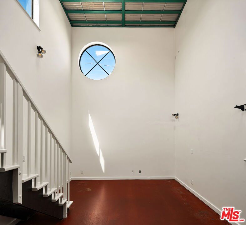 2111 Oak Street, Santa Monica, CA 90405
