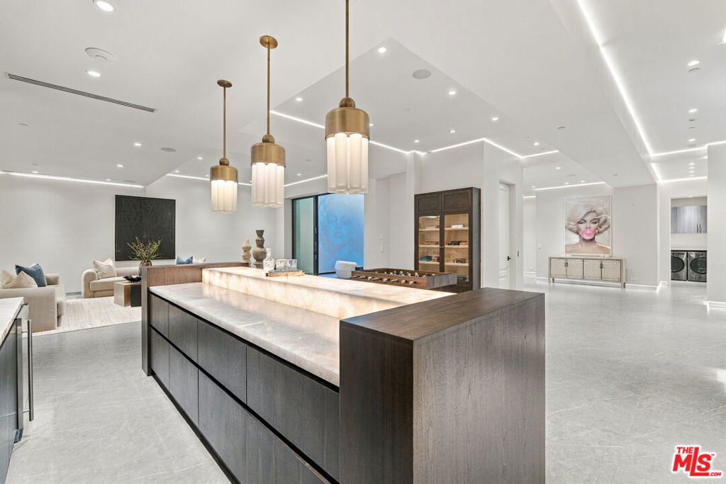 509 N Elm Drive, Beverly Hills, CA 90210