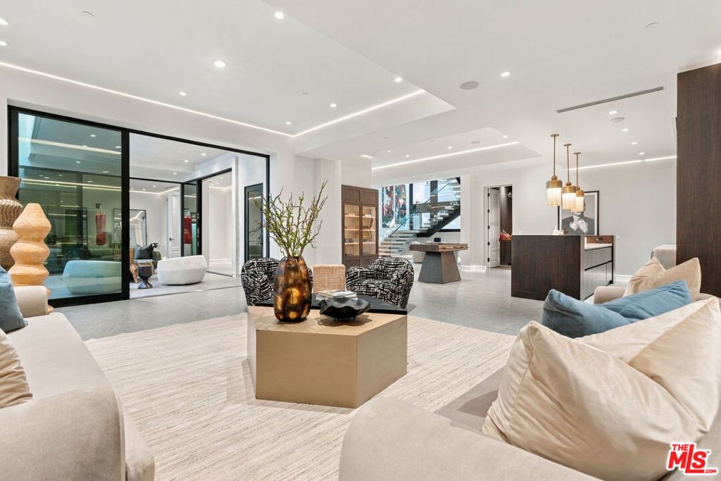 509 N Elm Drive, Beverly Hills, CA 90210