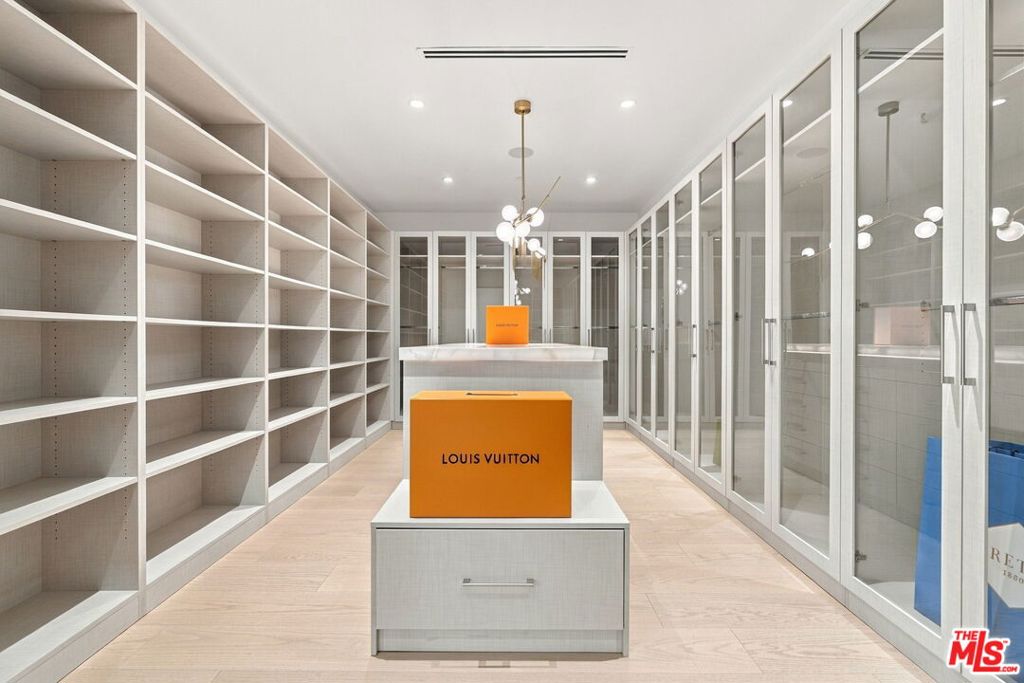 509 N Elm Drive, Beverly Hills, CA 90210