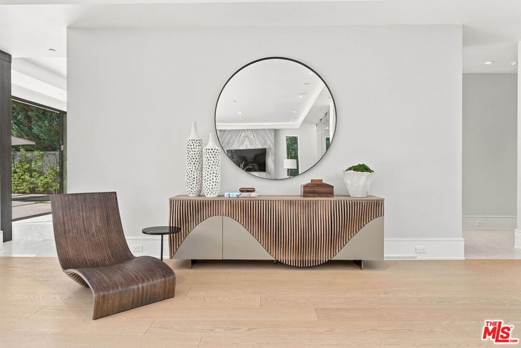 509 N Elm Drive, Beverly Hills, CA 90210