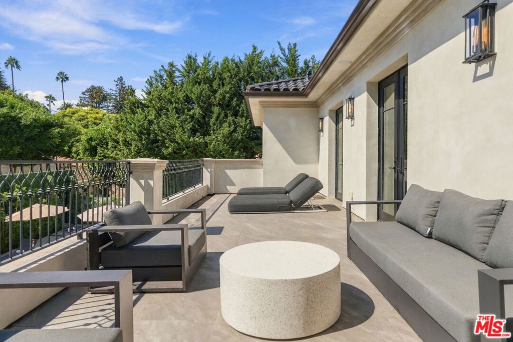 509 N Elm Drive, Beverly Hills, CA 90210