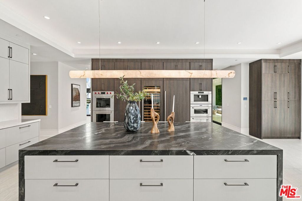 509 N Elm Drive, Beverly Hills, CA 90210