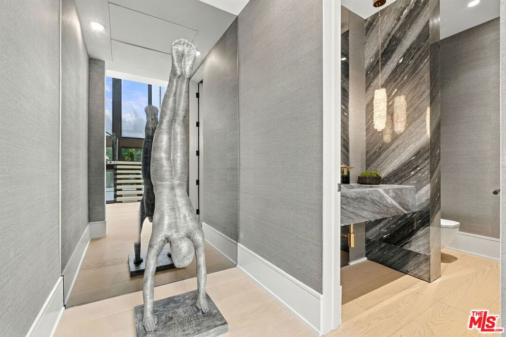 509 N Elm Drive, Beverly Hills, CA 90210