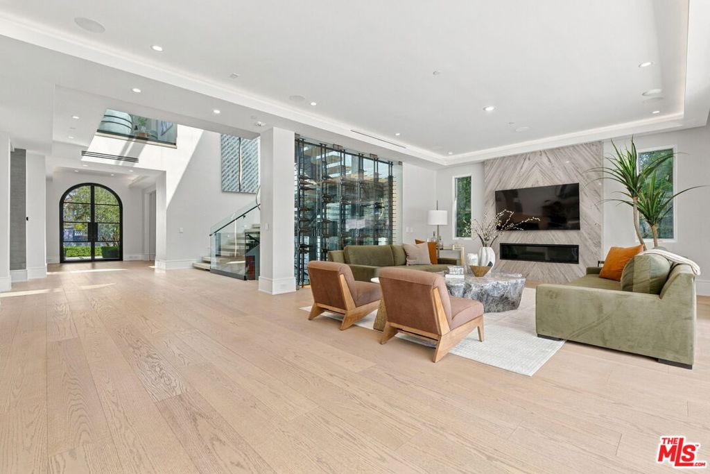 509 N Elm Drive, Beverly Hills, CA 90210