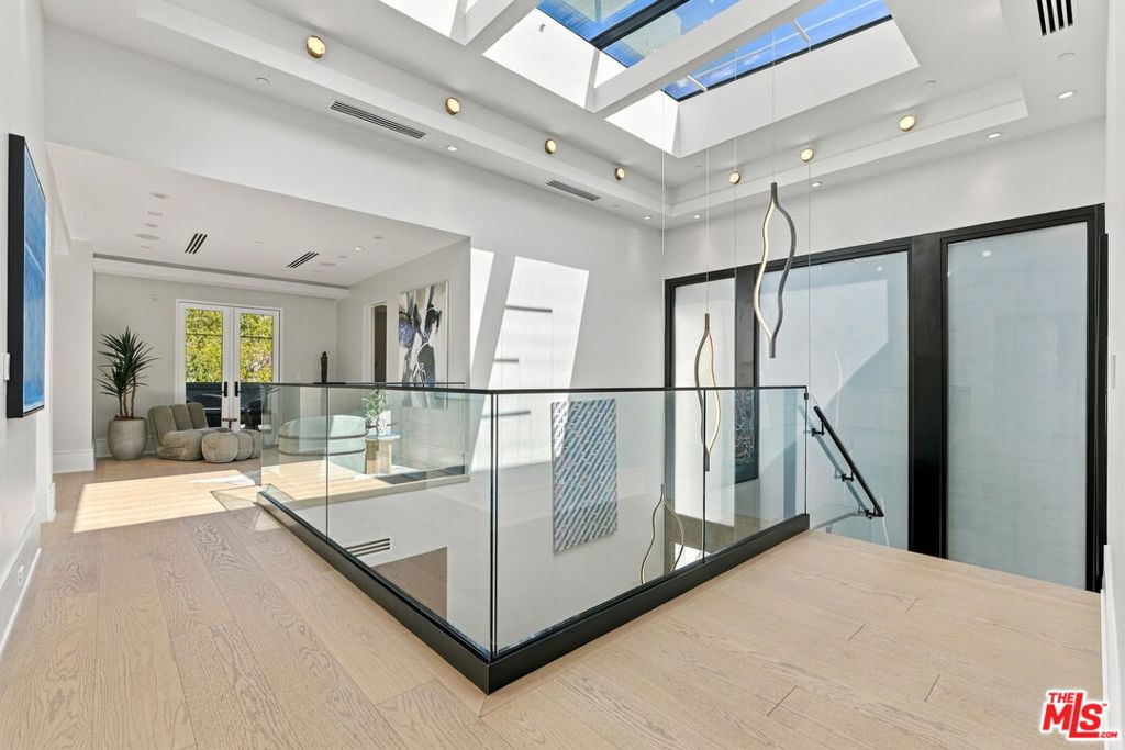 509 N Elm Drive, Beverly Hills, CA 90210