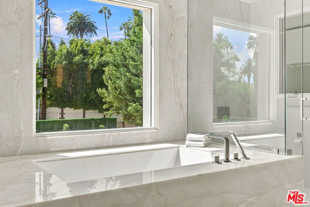 509 N Elm Drive, Beverly Hills, CA 90210